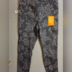 NWT Avia Black Floral Women's Leggings 2Xl  Pockets. Athlesiure. Activewear